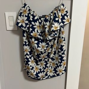 Strapless top with daisies